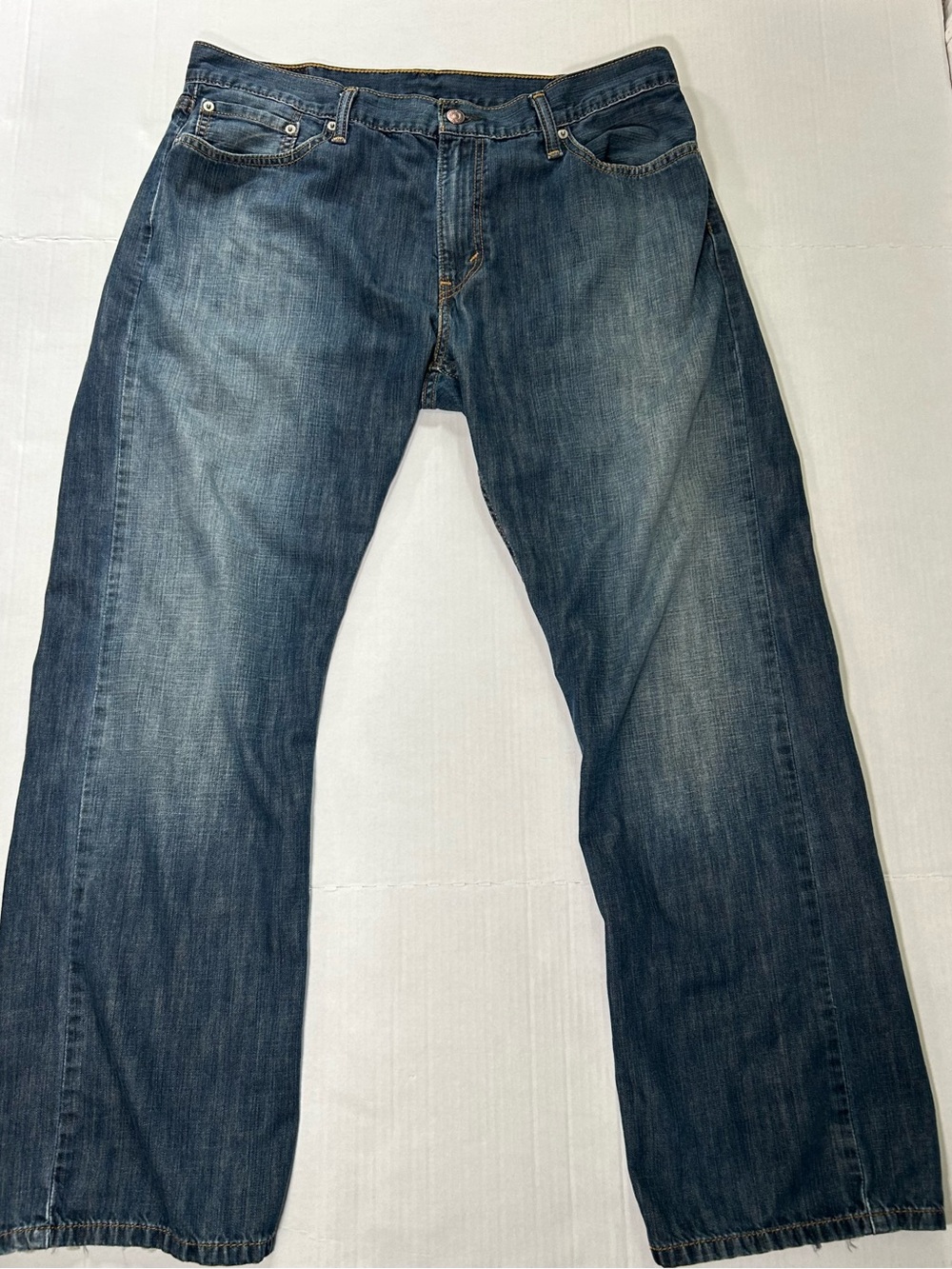 3/$30 SALE Levi’s Men's 514 Straight Fit Dark Blue Jeans